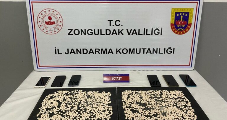 zonguldakta-bin-540-sentetik-uyusturucu-ele-gecirildi-4-gozalti-gQdBDPjs.jpg