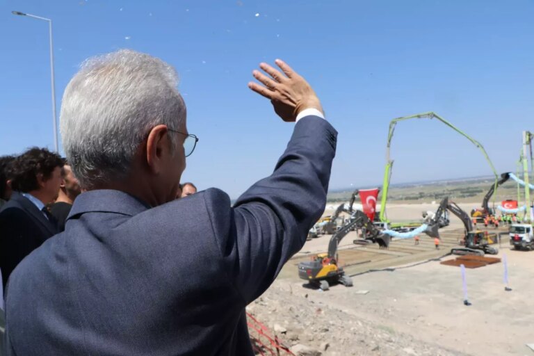 bakan-uraloglu-zengezur-koridoru-bolgesel-barisi-pekistirecek-ZkhzkVKN.jpg