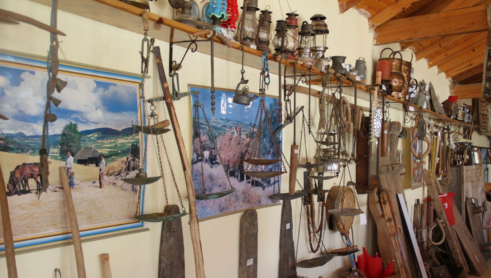 cankiridaki muzeziyaretcilerini zamanda yolculuga cikartiyor DapVl6kA