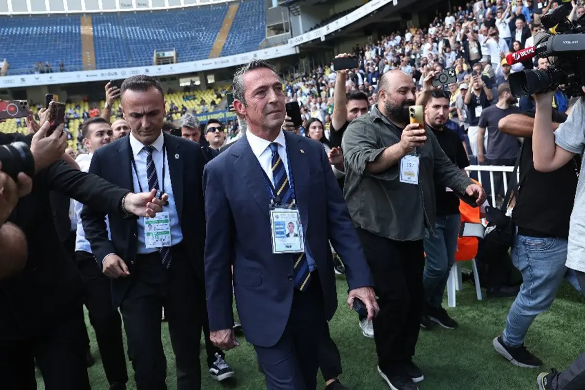 fenerbahcede ali koc ve yonetim kurulu ibra edildi ffEU5DH6