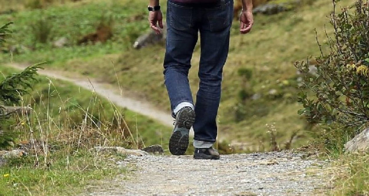 yolda yururken ayagina takildi servet sahibi oldu hhjNHupa