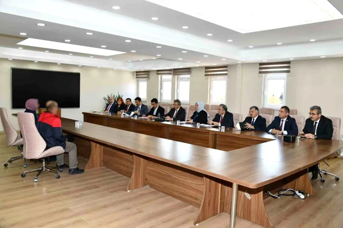 ardahan valisi cicek halk gununde vatandaslarla bulustu jcWArYR2.jpg