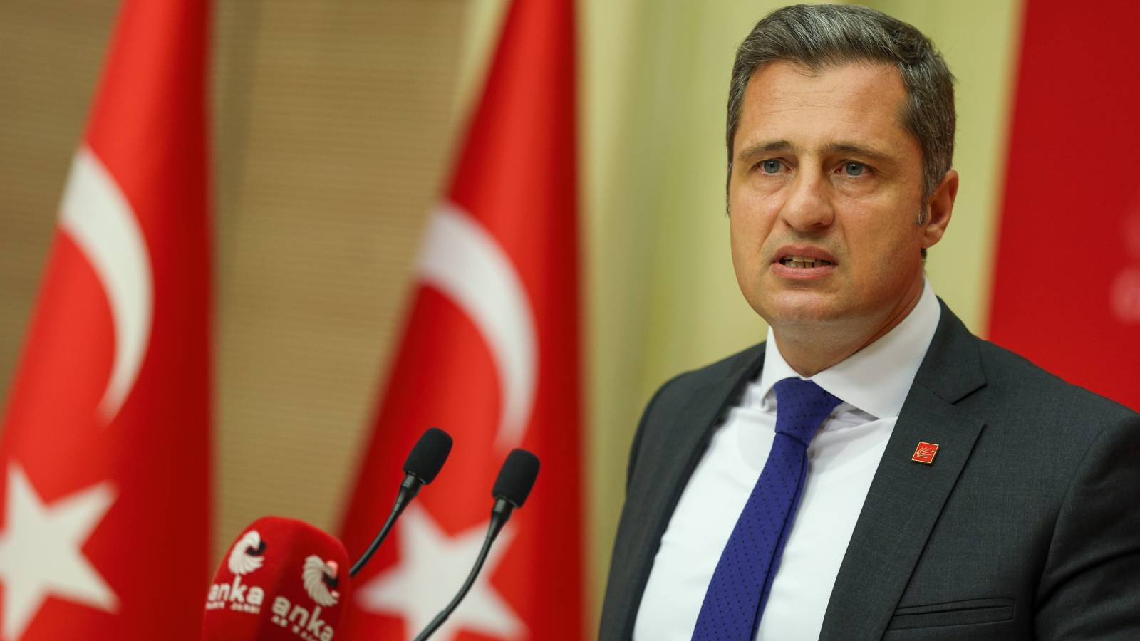 chp sozcusu yucelden akp sozcusu celike yanit trumpin ovguleri basinizi dondurdu 22sk1Gv1.jpg