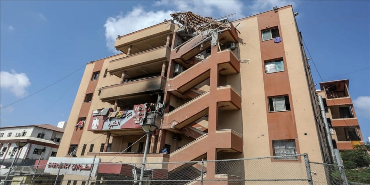 gazzedeki hastane filistinli rehineleri karsilamaya hazirlaniyor EZQmPqeT.jpg