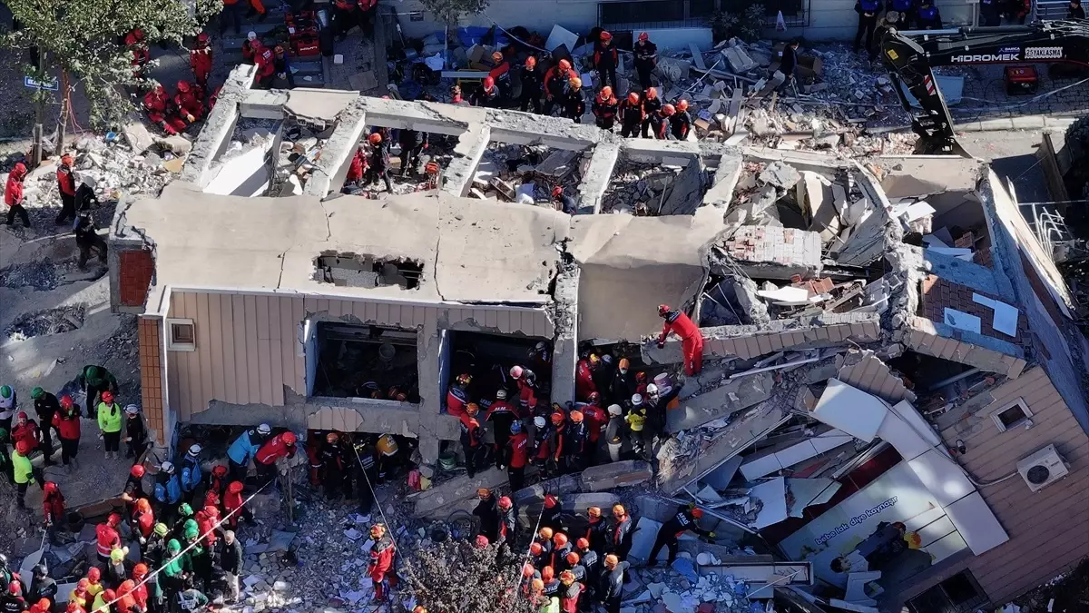 gebzede 7 katli bina yikildi tkec8Iat.jpg