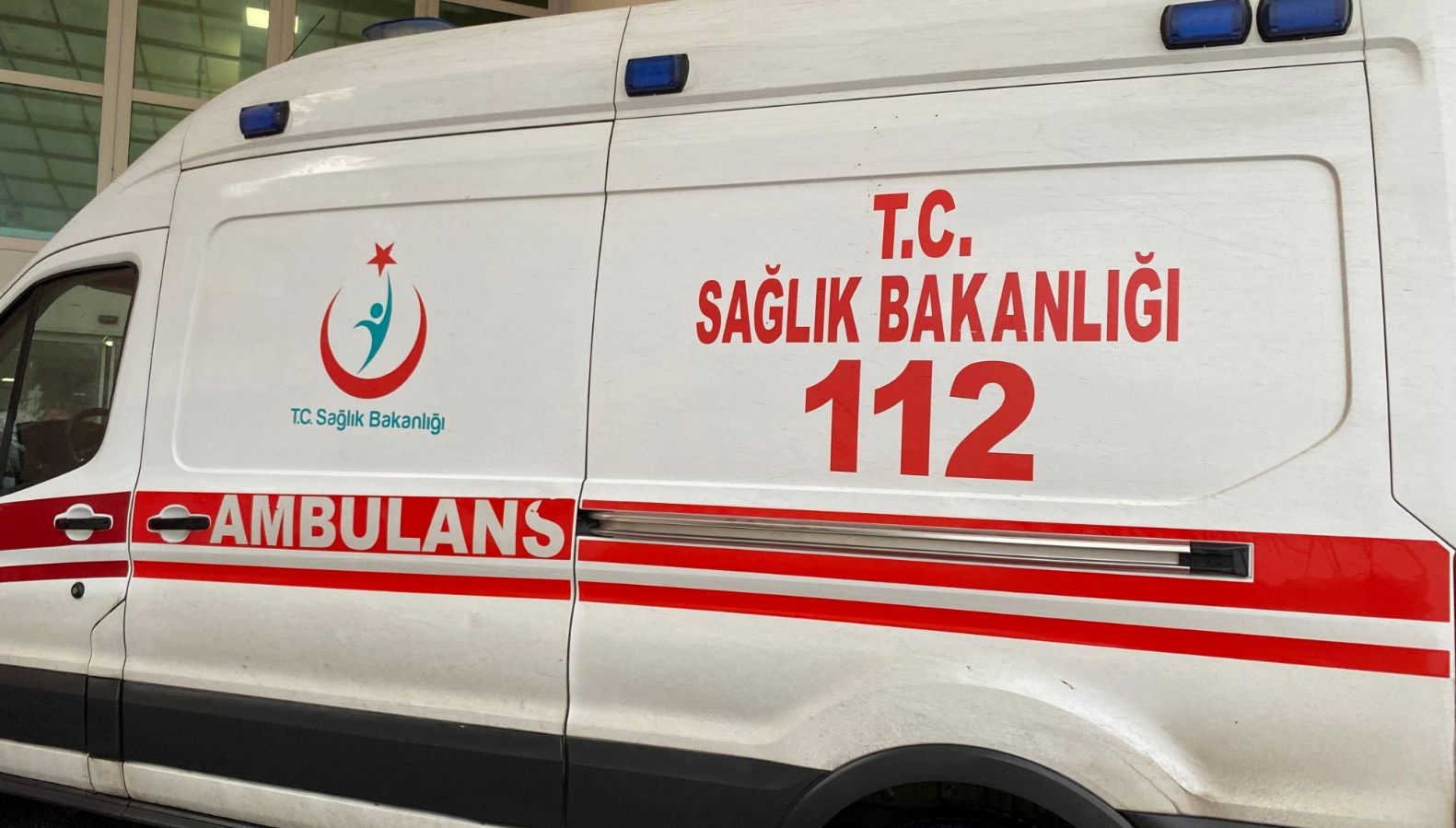 kamyon evin deposuna girdi iki yarali uvGKwqaU.jpg