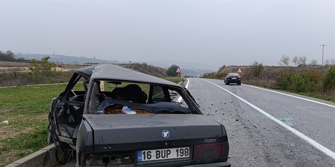 bursada 2 otomobilin carpistigi kazada 1 kisi oldu 64mLdNM4.jpg